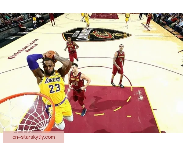 41岁詹皇平框暴扣正负25 41岁詹皇平框暴扣正负25